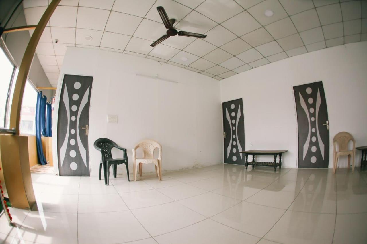 Maa Vaibhav Laxmi Guest House Рішикеш Екстер'єр фото